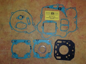 ZESTAW USZCZELEK SILNIK KAWASAKI KMX 125 85-03rp. MT250129S