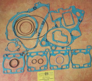 ZESTAW USZCZELEK SILNIK SUZUKI RM 125 97rp. MT510143S