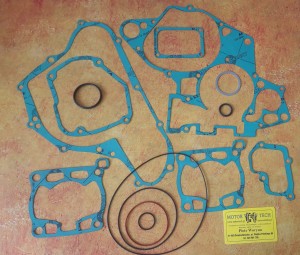 ZESTAW USZCZELEK SILNIK SUZUKI RM 125 98-00rp. MT510140S